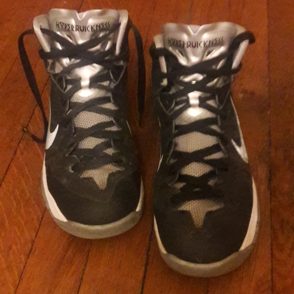 •Nike Hyperdunks• - Picture 3 of 8
